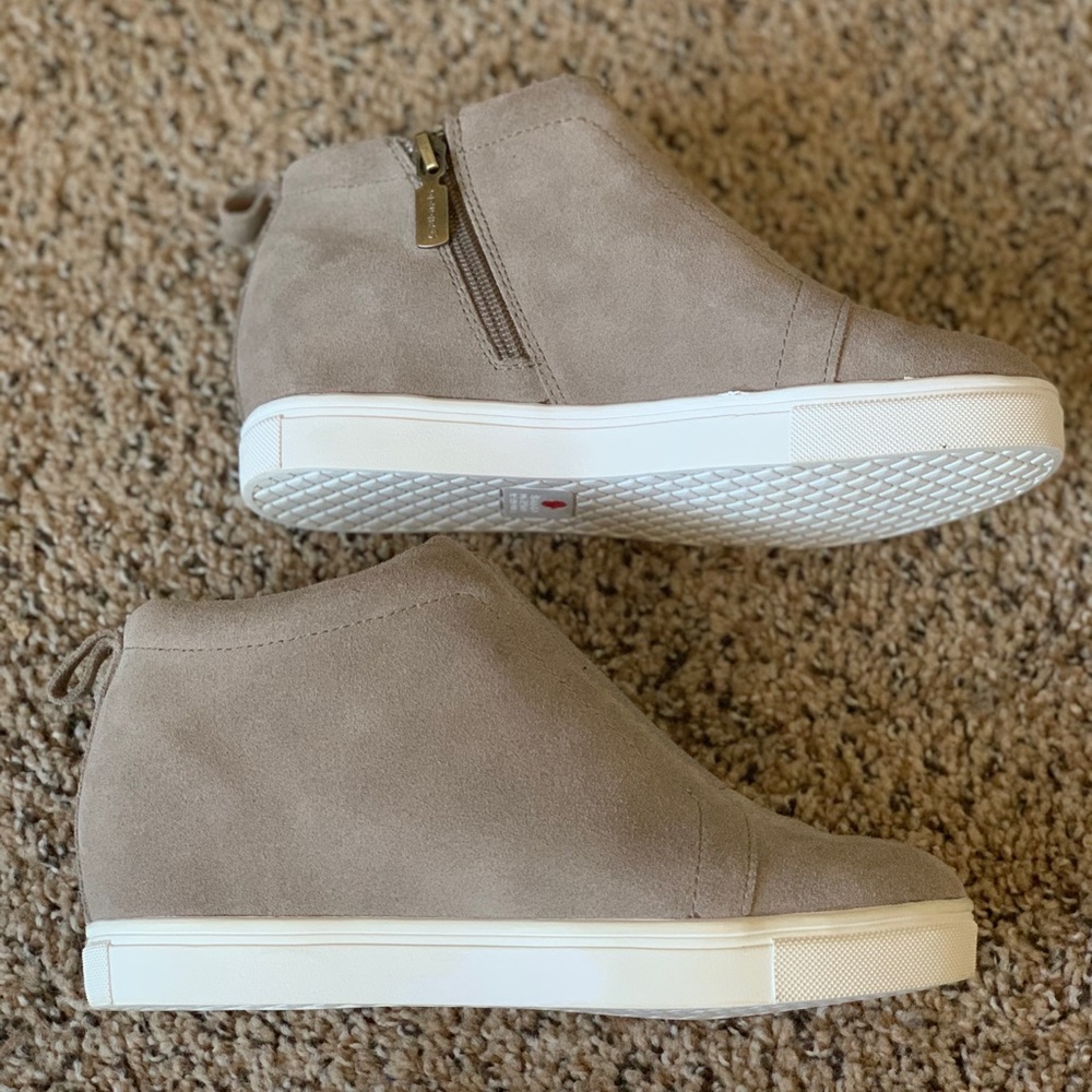 Blondo Grey Suede Wedge